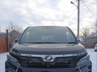 2017 Toyota Voxy III (R80) Рестайлинг, чёрный, 2500000 рублей, вид 1