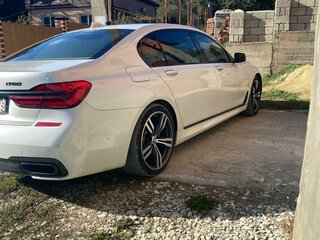2018 BMW 7 серии 750i VI (G11/G12), белый, 3500000 рублей, вид 2