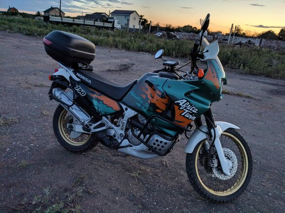 1995 Honda XRV 750 Africa Twin, зелёный - вид 17