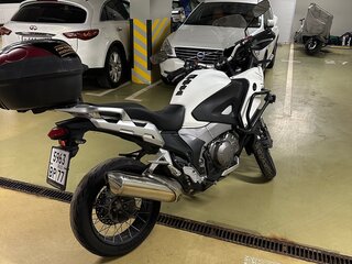 2012 Honda VFR 1200X (Crosstourer), белый, 850000 рублей, вид 3