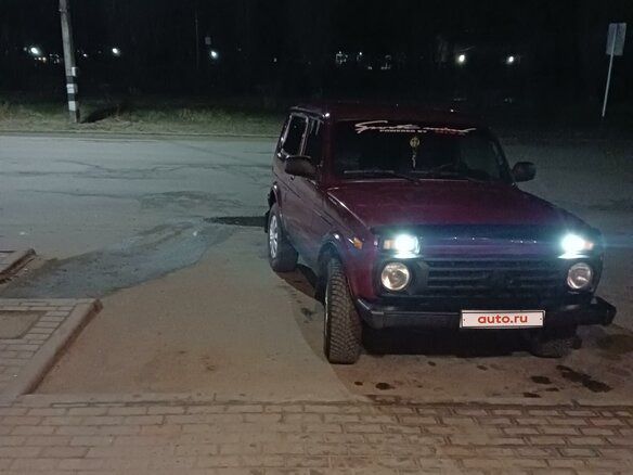 2001 Lada (ВАЗ) 2121 (4x4) I Рестайлинг, красный, 420000 рублей - вид 2