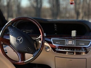 2009 Mercedes-Benz S-Класс 500 Long V (W221) Рестайлинг, чёрный, 1800000 рублей, вид 5