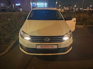 2018 Volkswagen Polo V Рестайлинг, белый, 1050000 рублей, вид 2