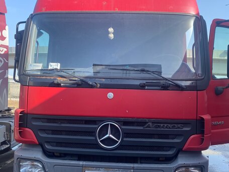2008 Mercedes-Benz Actros, красный, 3300000 рублей, вид 1