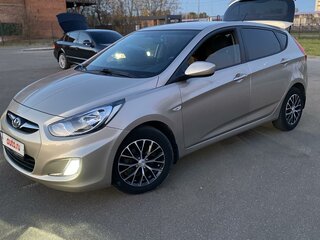 2011 Hyundai Solaris I, бежевый, 1200000 рублей, вид 1