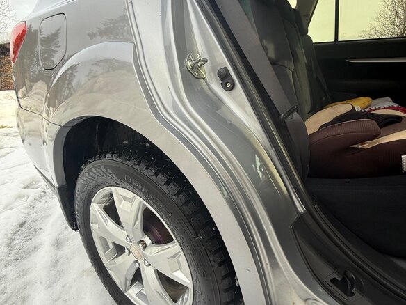 2010 Subaru Outback IV, серебристый, 1280000 рублей - вид 25