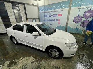 2011 Skoda Octavia II (A5) Рестайлинг, белый, 545000 рублей, вид 2