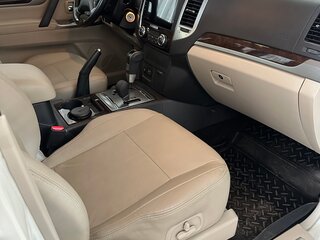 2019 Mitsubishi Pajero IV Рестайлинг 2, белый, 4150000 рублей, вид 4