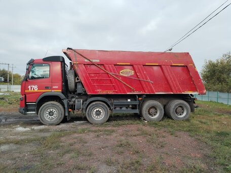 2017 Volvo FM, красный, 6250000 рублей, вид 5