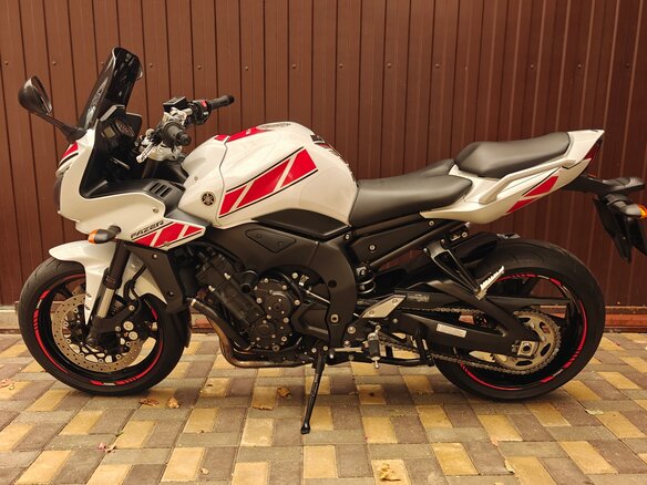 2010 Yamaha FZ1, белый, 600000 рублей