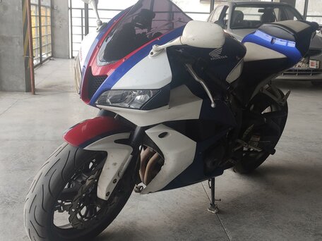 2007 Honda CBR 600RR, белый, 529000 рублей, вид 1