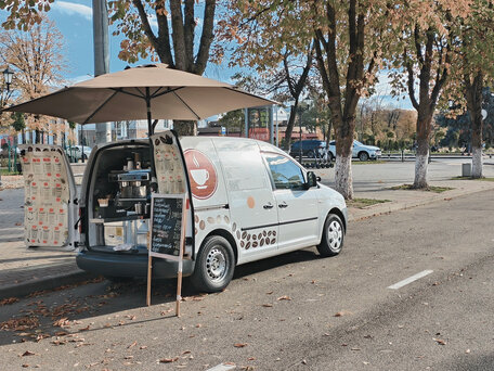 2010 Volkswagen Caddy, белый, 800000 рублей, вид 3