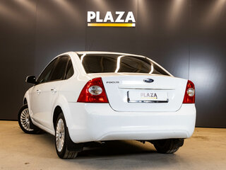 2011 Ford Focus II Рестайлинг, белый, 610000 рублей, вид 4