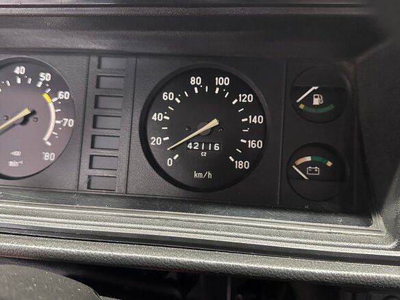 2011 Lada (ВАЗ) 2107, серебристый, 450000 рублей - вид 2