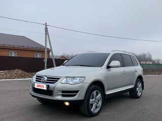 2008 Volkswagen Touareg I Рестайлинг, серебристый, 1400000 рублей, вид 3