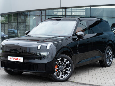 Lynk & Co 900