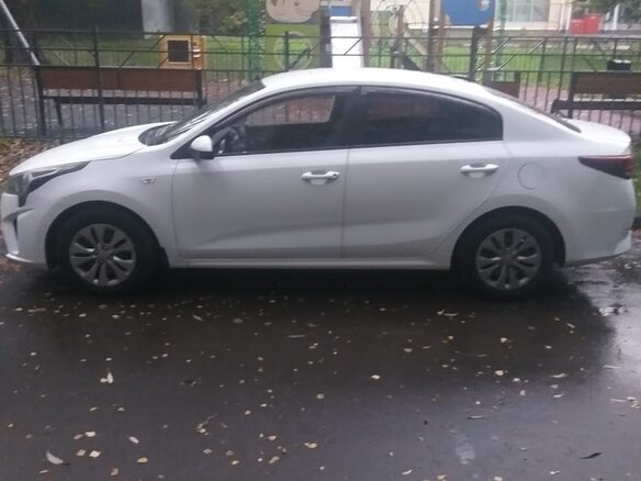 2021 Kia Rio IV Рестайлинг, белый, 1150000 рублей - вид 3