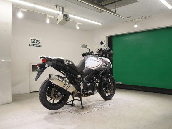 2018 Suzuki V-Strom 1000, белый, 900000 рублей - вид 4
