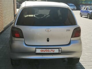 2001 Toyota Vitz I (P10), серый, 400000 рублей, вид 2