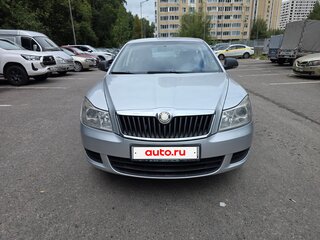 2010 Skoda Octavia II (A5) Рестайлинг, серебристый, 700000 рублей, вид 1