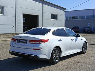 2020 Kia Optima IV Рестайлинг, белый, 1822900 рублей, вид 5