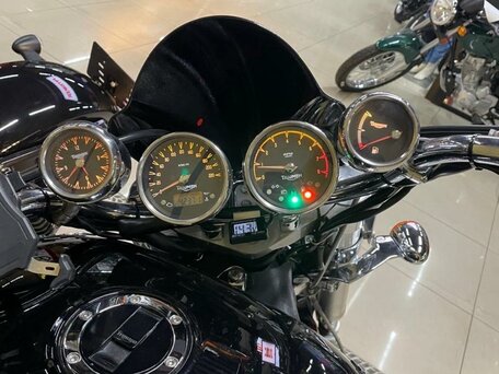 2006 Triumph Rocket 3, чёрный, 1000000 рублей, вид 4