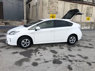 2015 Toyota Prius III Рестайлинг (XW30), белый, 1290000 рублей, вид 5