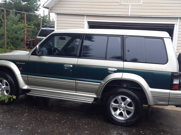1997 Mitsubishi Pajero, серебристый - вид 2