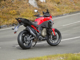 2026 Ducati Multistrada V4, красный, 3090000 рублей, вид 4