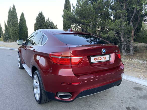 2010 BMW X6 50i 6-speed I (E71), красный - вид 4