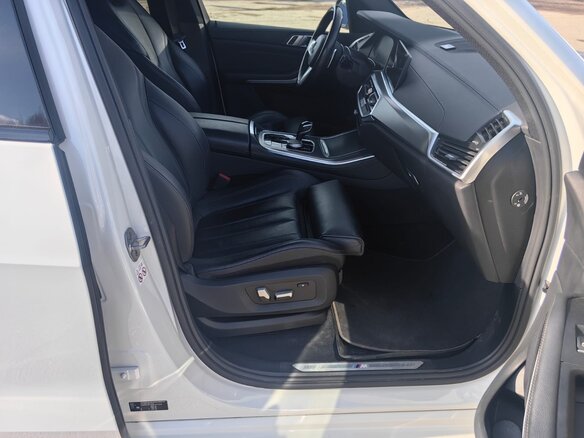 2019 BMW X5 30d IV (G05/G18), белый, 6600000 рублей - вид 13