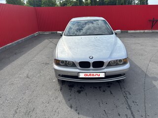 2002 BMW 5 серии 520i IV (E39) Рестайлинг, серебристый, 750000 рублей, вид 3