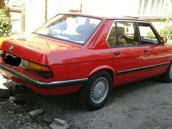 1984 BMW 5 серии 528i II (E28), красный - вид 3