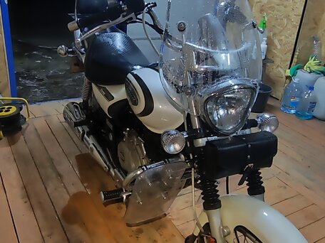 2023 Bajaj Avenger, белый, 240000 рублей, вид 1