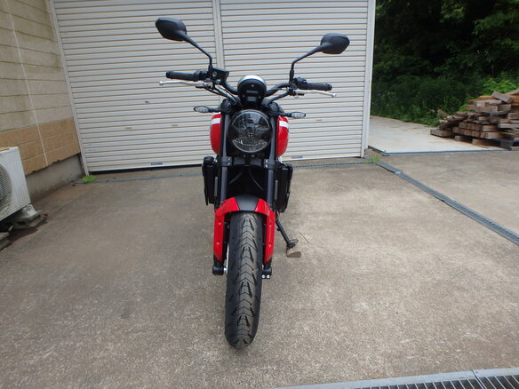 2026 Triumph Trident 660, красный, 1050000 рублей - вид 1