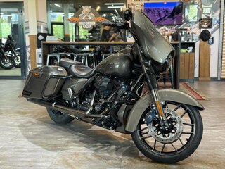2021 Harley-Davidson CVO Street Glide, серый, 3400000 рублей, вид 4
