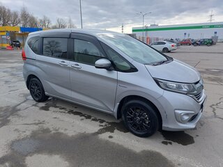 2017 Honda Freed+ II, серый, 1380000 рублей, вид 2
