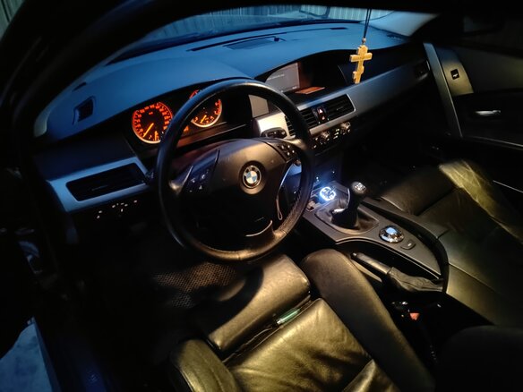 2005 BMW 5 серии 523i V (E60/E61), чёрный, 1480000 рублей - вид 10