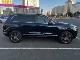 2016 Volkswagen Touareg II Рестайлинг, синий, 4130000 рублей, вид 4