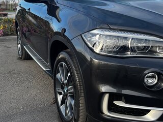 2018 BMW X5 50i III (F15), серый, 10800000 рублей, вид 3