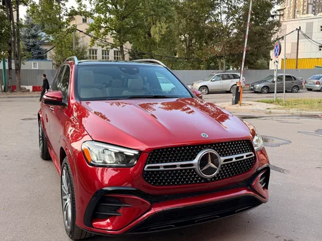 2025 Mercedes-Benz GLE 350 II (V167) Рестайлинг, красный, 9500000 рублей, вид 3