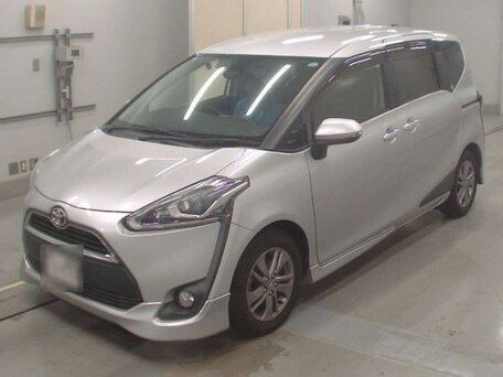 2016 Toyota Sienta II, серебристый, 950000 рублей, вид 1