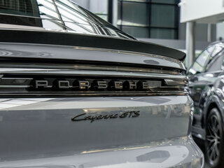 2026 Porsche Cayenne GTS Coupé III Рестайлинг, серый, 29800000 рублей, вид 2