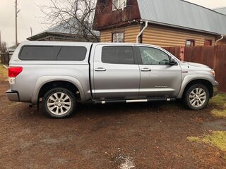 2010 Toyota Tundra CrewMax II, серебристый, 4500000 рублей, вид 2