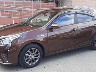 2022 Kia Rio IV Рестайлинг, коричневый, 1800000 рублей, вид 4