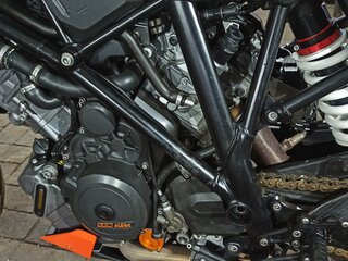 2018 KTM 1290 Super Duke R, чёрный, 1235365 рублей, вид 4