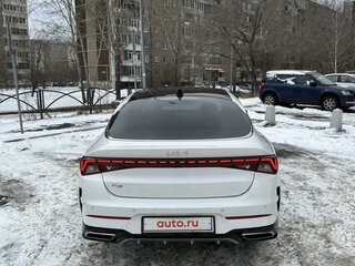 2021 Kia K5 III, белый, 2800000 рублей, вид 4