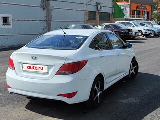 2015 Hyundai Solaris I Рестайлинг, белый, 599000 рублей, вид 5