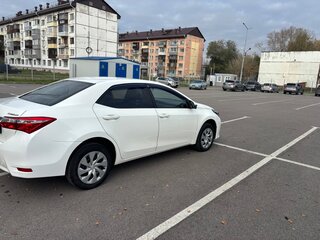 2013 Toyota Corolla XI (E160, E170, E180), белый, 1050000 рублей, вид 3