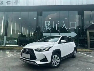 2021 Toyota Yaris L X XP150 Рестайлинг, белый, 1050000 рублей, вид 3